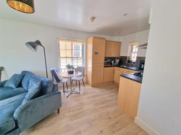Kitchen - picture 2.jpg