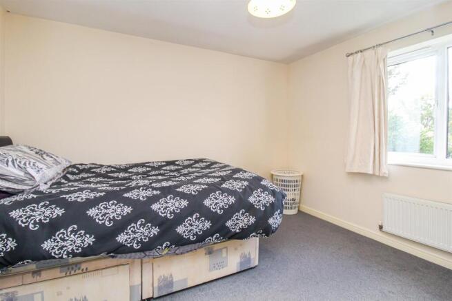 4 bed Detached for sale Image 11