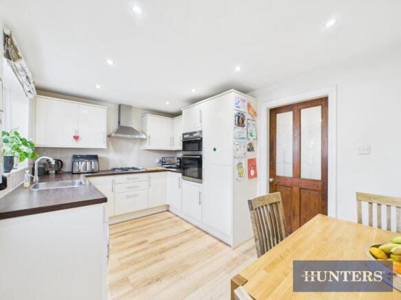 3 bed Semi-Detached for sale Image 5