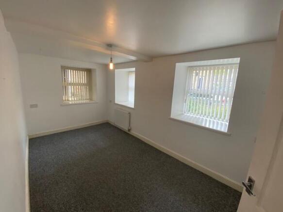 2 bed Flat to rent Image 9