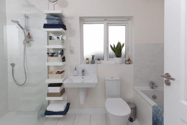 En-Suite Bathroom