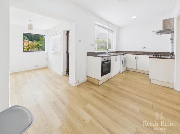3 bed Semi-Detached for sale Image 4