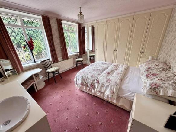 2 bed Detached Bungalow for sale Image 8