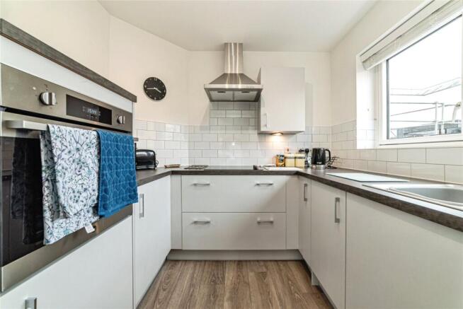 London Road, Basingstoke, Hampshire, RG21 photo 5