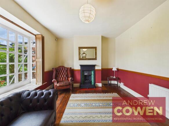 4 bed House for sale Image 5