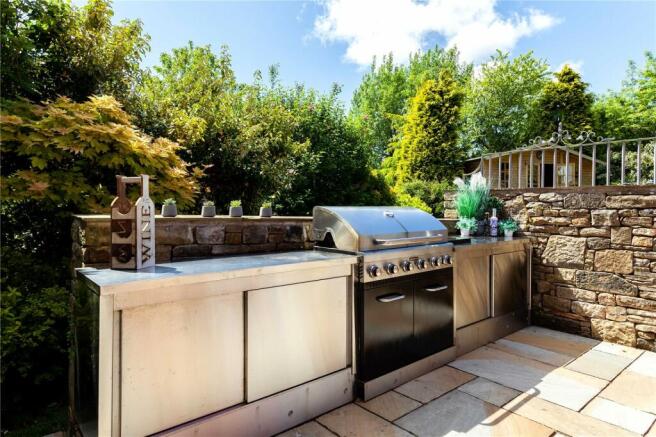Outdoor Kitchen