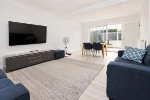 7, Carrington Avenue, Borehamwood WD6 2EZ