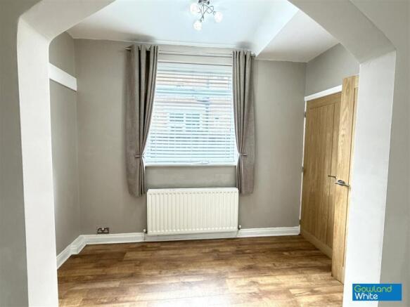 4 bed Semi-Detached for sale Image 4