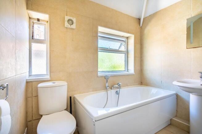 3 bed Semi-Detached for sale Image 10