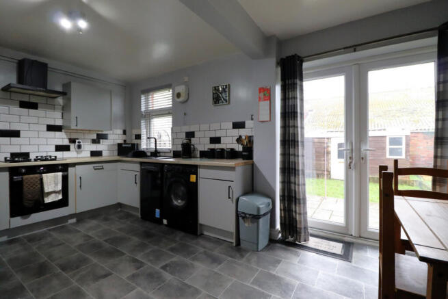 3 bed Semi-Detached for sale Image 9