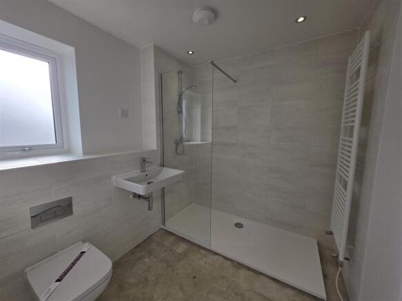 2 bed Semi-Detached Bungalow for sale Image 4