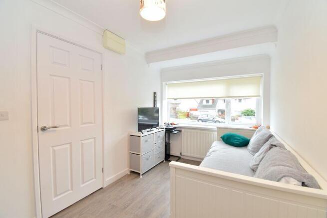 Ground floor bedroom/study
