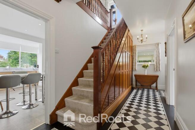 5 bed Semi-Detached for sale Image 5
