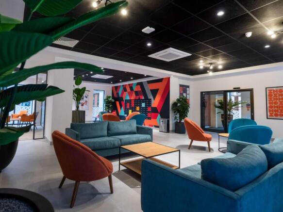 Studio to rent Image 12