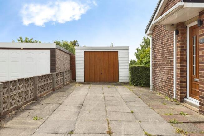 2 bed Semi-Detached for sale Image 11