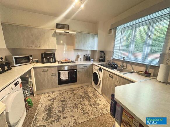 1 bed Ground Flat for sale Image 5