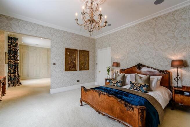 8424613-interior60.jpg
