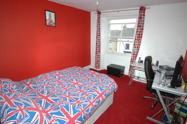 BEDROOM 2