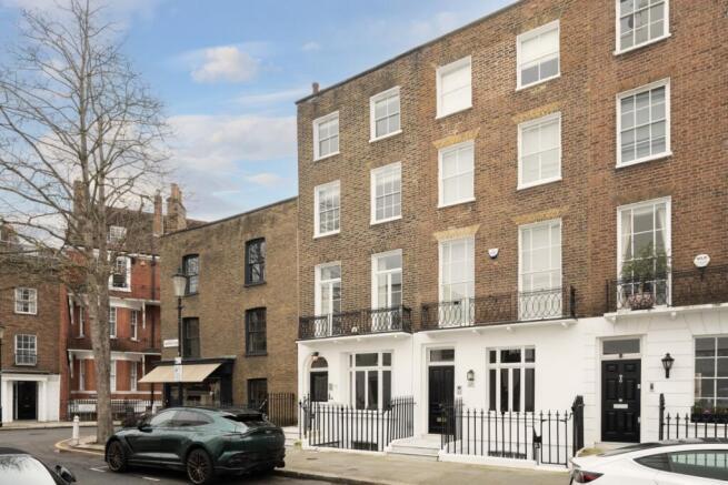 Cadogan Place 71B...