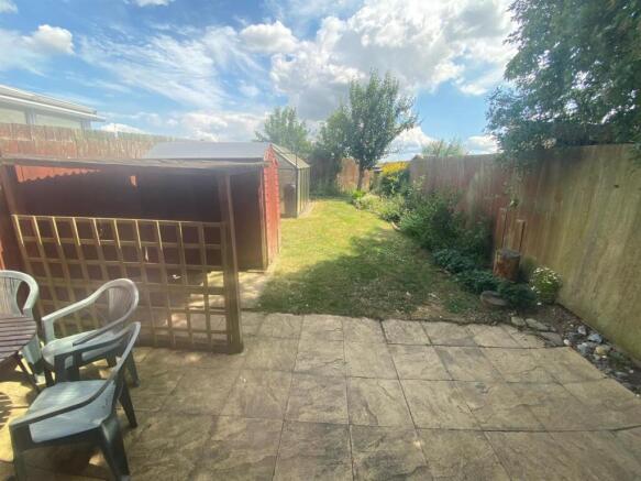 3 bed Semi-Detached to rent Image 8