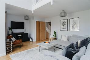 14, Lilley Mead, Redhill RH1 2NY
