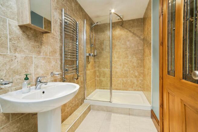 4 bed Detached for sale Image 10