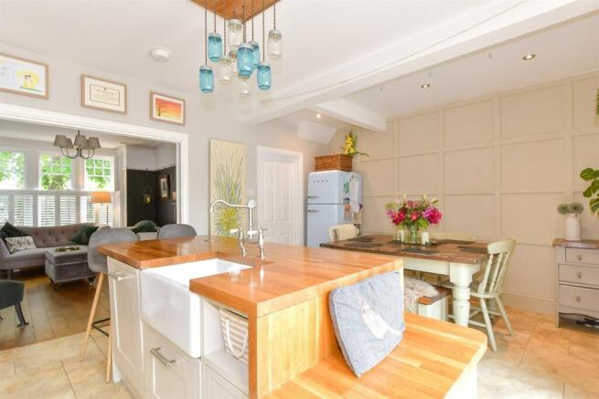 Kitchen/ Dining Area