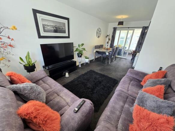 Lounge/Dining Room