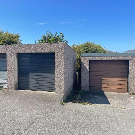 Garage to rear