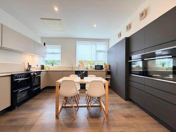 1 bed Flat for sale Image 5
