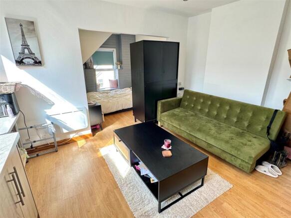 Flat 6, El Mero Lounge Area