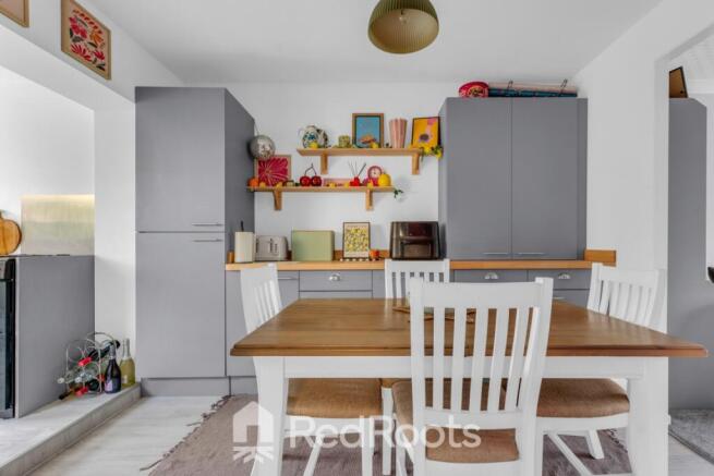 3 bed Semi-Detached for sale Image 8