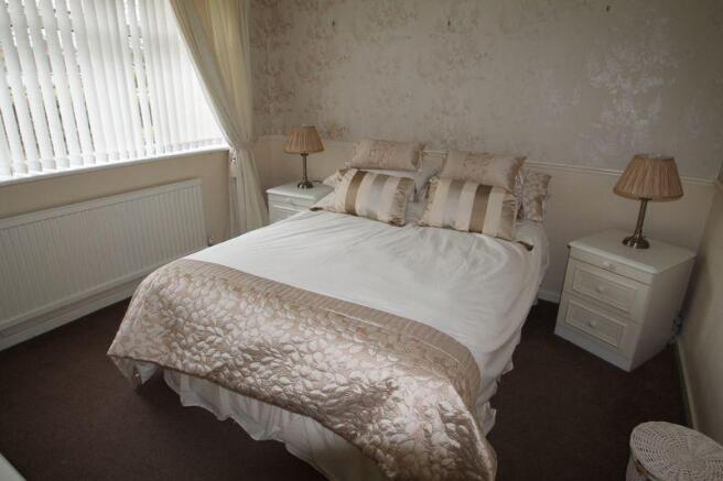 MAIN BEDROOM