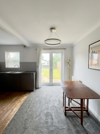 3 bed Semi-Detached to rent Image 4