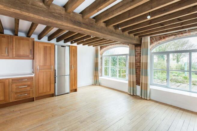 KITCHEN / LIVING AREA