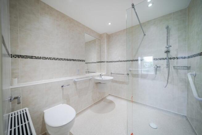 2 bed Retirement Property for sale Image 9
