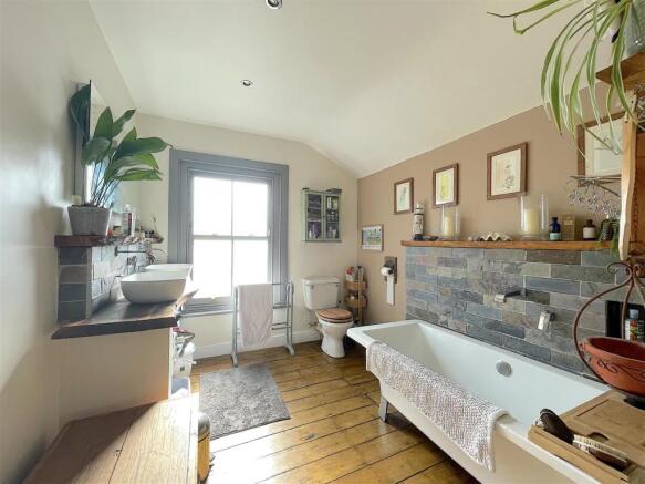 Bathroom (1).jpeg