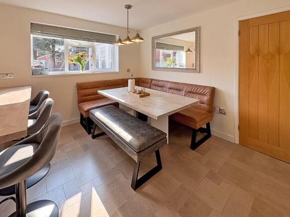 BREAKFAST ROOM