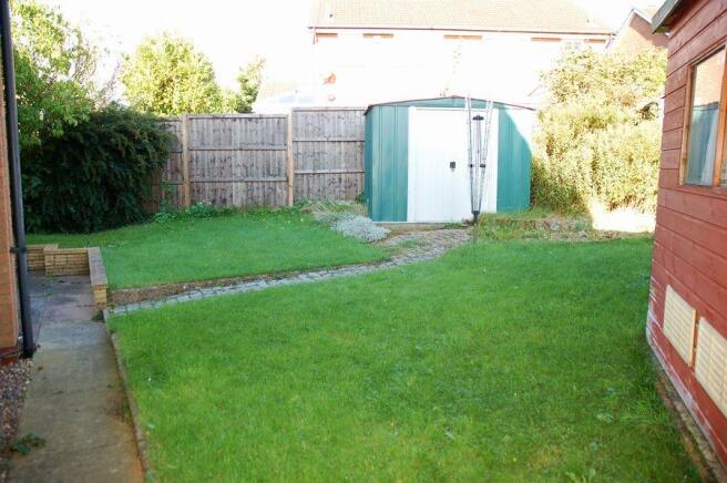 REAR GARDEN 4