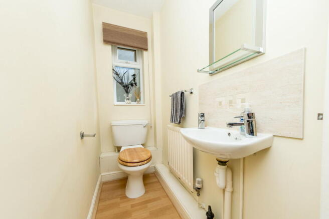 4 bed Detached for sale Image 12