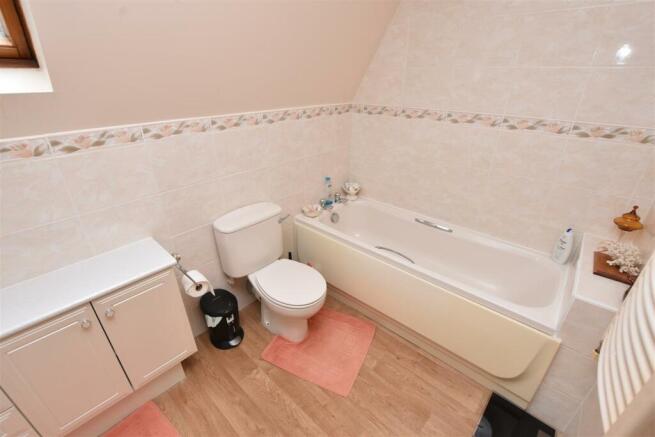 BATHROOM.JPG