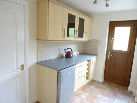 L-Shaped Kitchen
