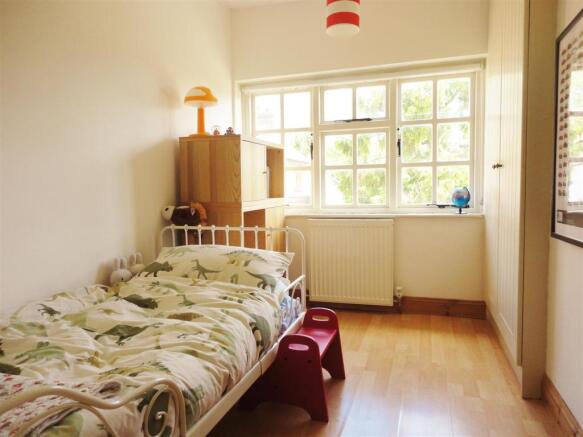 Bedroom 2.JPG