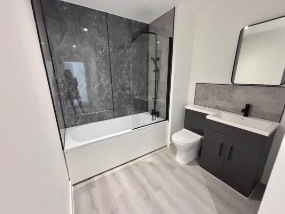 2 bed Apartment to rent Image 6