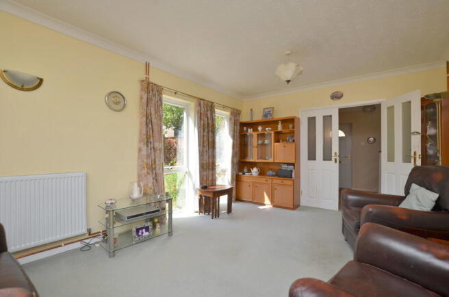 Detached Family Home on Springwood Estate photo 4