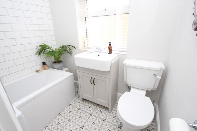 318 Devizes Road bath2.JPG