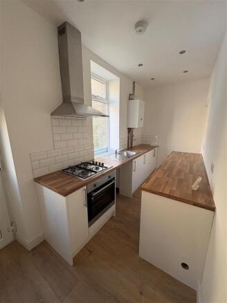 KITCHEN 1.jpg