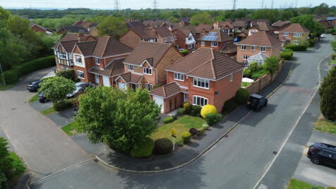 Peterborough Close, Great Sutton, CH66 2EX