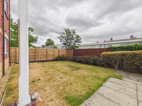 2 bed Apartment for sale Image 11