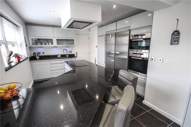 Kitchen/ Breakfast